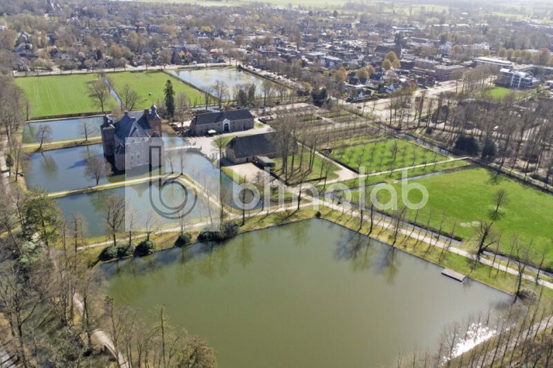 Kasteel-Cannenburch-drone-5