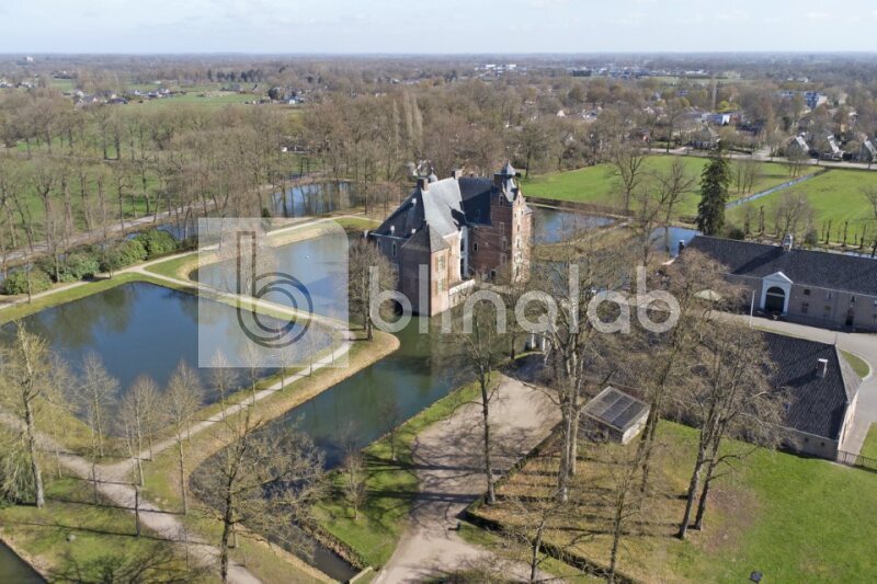 Kasteel-Cannenburch-drone-6
