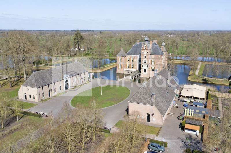 Kasteel-Cannenburch-drone-8-1