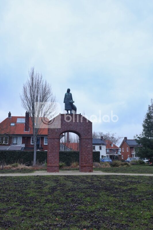 Monument-voor-Tante-Riek-2