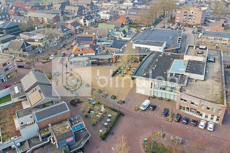 Dorpsplein-drone