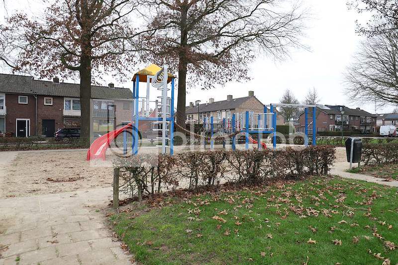 Grave_Mars-speeltuin2