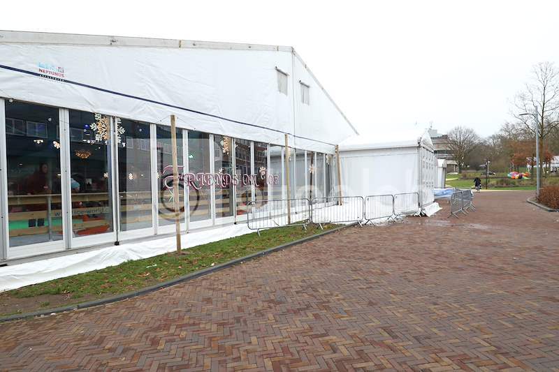 Ijsbaan-Gemeentehuis