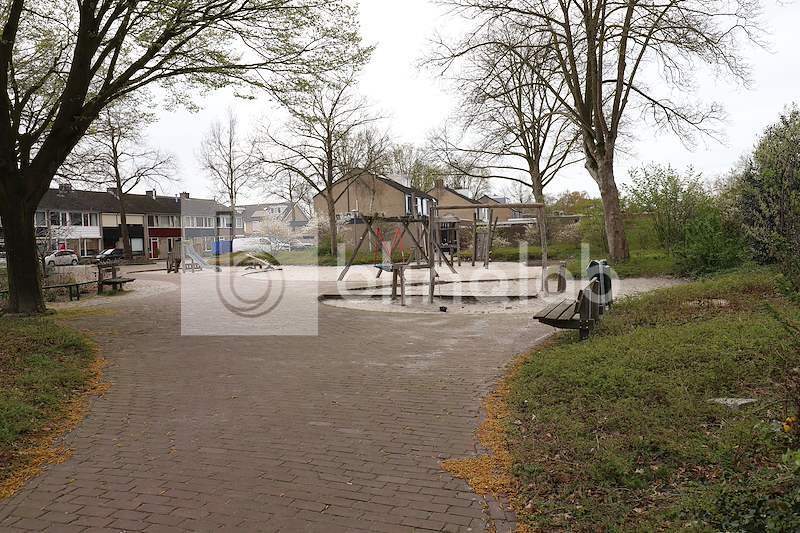 Uden-speeltuin-raam