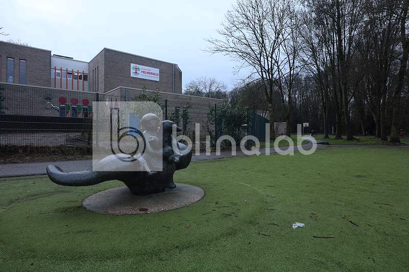 Beeld-bij-basisschool-helmerwijs