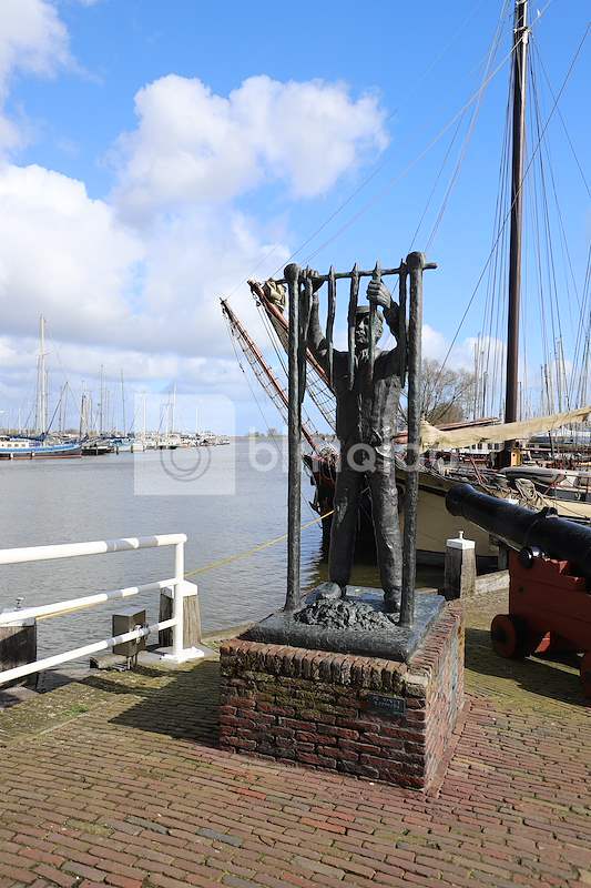 Palingrokerstandbeeld_Monnickendam