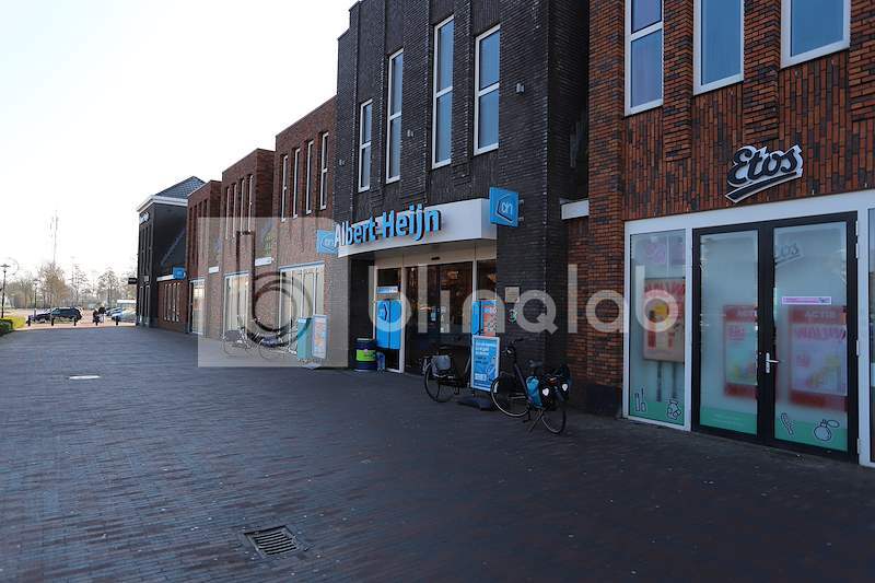 Supermarkt-Warmenhuizen-1