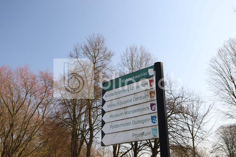 Ingang-Kinderboederij-1